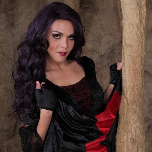 JanineRapace10 de Paris, France